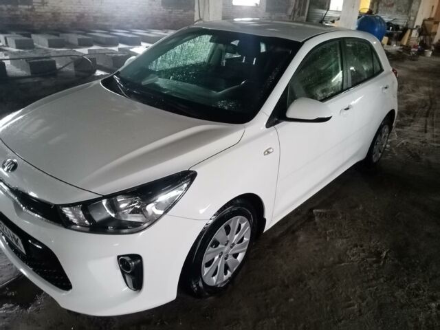 Белый Киа Рио, объемом двигателя 1.2 л и пробегом 19 тыс. км за 13000 $, фото 1 на Automoto.ua