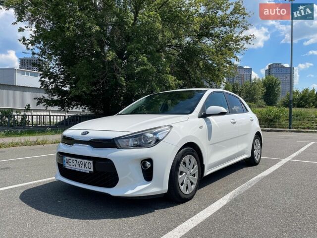 Белый Киа Рио, объемом двигателя 1.37 л и пробегом 66 тыс. км за 14600 $, фото 1 на Automoto.ua