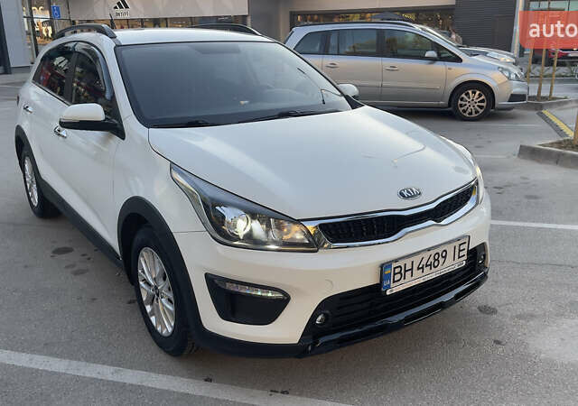 Белый Киа Рио, объемом двигателя 1.59 л и пробегом 100 тыс. км за 14900 $, фото 1 на Automoto.ua