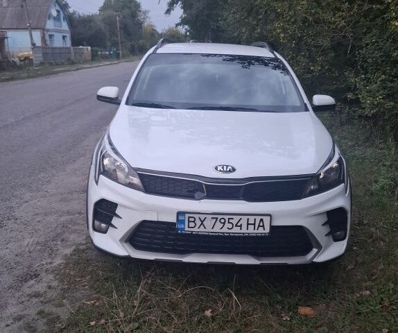 Білий Кіа Ріо, об'ємом двигуна 1.6 л та пробігом 13 тис. км за 15805 $, фото 1 на Automoto.ua