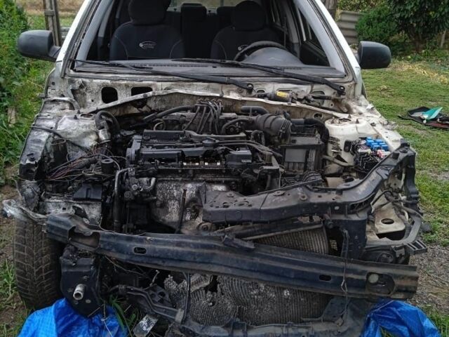Белый Киа Рио, объемом двигателя 0 л и пробегом 200 тыс. км за 500 $, фото 1 на Automoto.ua