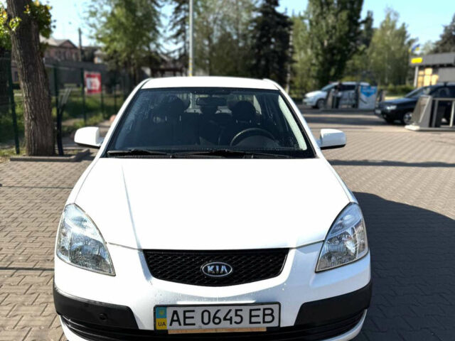 Белый Киа Рио, объемом двигателя 1.4 л и пробегом 91 тыс. км за 5633 $, фото 1 на Automoto.ua