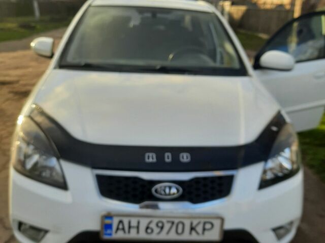 Белый Киа Рио, объемом двигателя 0 л и пробегом 90 тыс. км за 6000 $, фото 1 на Automoto.ua