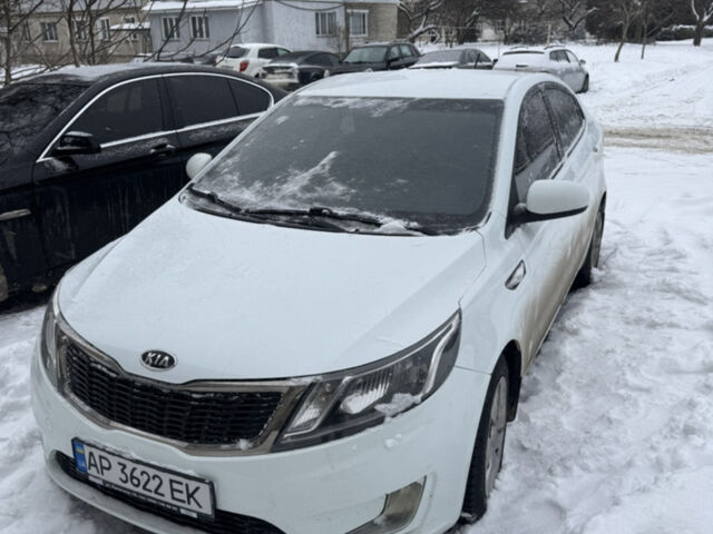Білий Кіа Ріо, об'ємом двигуна 1.4 л та пробігом 136 тис. км за 6500 $, фото 1 на Automoto.ua