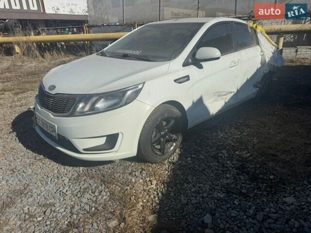 Белый Киа Рио, объемом двигателя 1.4 л и пробегом 147 тыс. км за 2700 $, фото 1 на Automoto.ua
