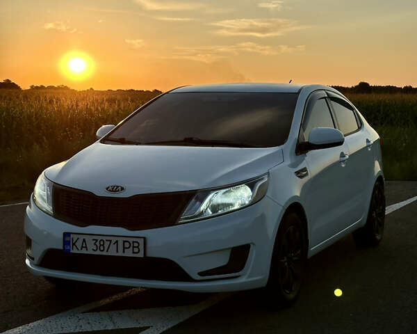 Білий Кіа Ріо, об'ємом двигуна 1.4 л та пробігом 142 тис. км за 6200 $, фото 1 на Automoto.ua