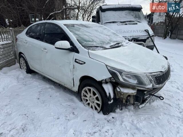 Белый Киа Рио, объемом двигателя 1.4 л и пробегом 175 тыс. км за 2800 $, фото 1 на Automoto.ua