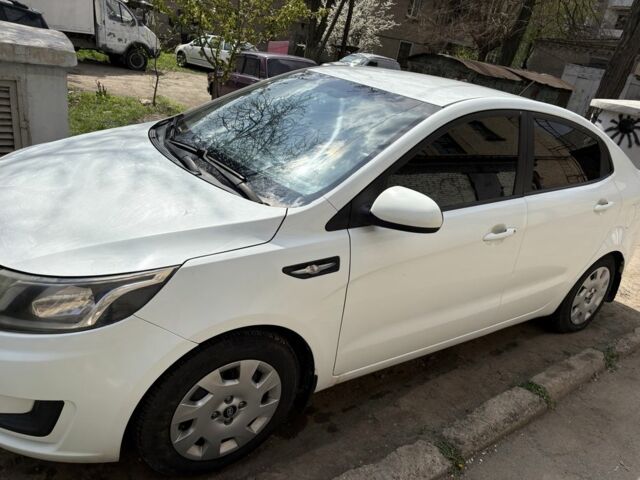 Белый Киа Рио, объемом двигателя 1.4 л и пробегом 263 тыс. км за 7700 $, фото 1 на Automoto.ua