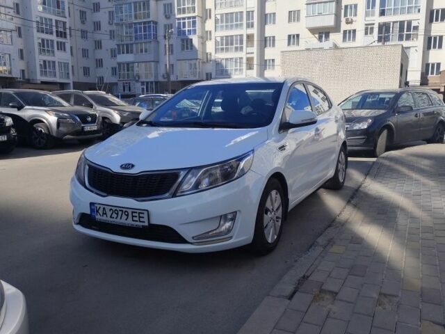 Белый Киа Рио, объемом двигателя 1.6 л и пробегом 198 тыс. км за 8000 $, фото 1 на Automoto.ua