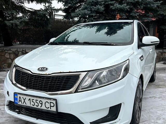 Білий Кіа Ріо, об'ємом двигуна 1.4 л та пробігом 31500 тис. км за 5300 $, фото 1 на Automoto.ua