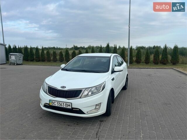 Белый Киа Рио, объемом двигателя 1.59 л и пробегом 262 тыс. км за 5700 $, фото 1 на Automoto.ua