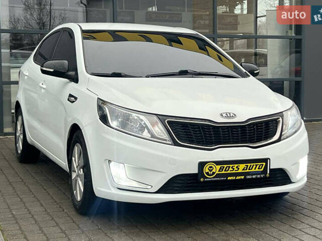 Белый Киа Рио, объемом двигателя 1.59 л и пробегом 150 тыс. км за 7100 $, фото 1 на Automoto.ua
