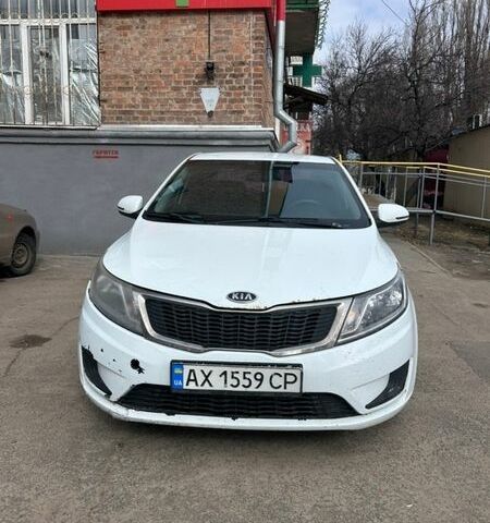 Белый Киа Рио, объемом двигателя 1.4 л и пробегом 315 тыс. км за 4999 $, фото 1 на Automoto.ua