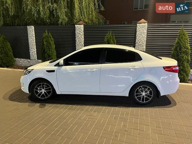 Белый Киа Рио, объемом двигателя 1.6 л и пробегом 171 тыс. км за 7700 $, фото 1 на Automoto.ua