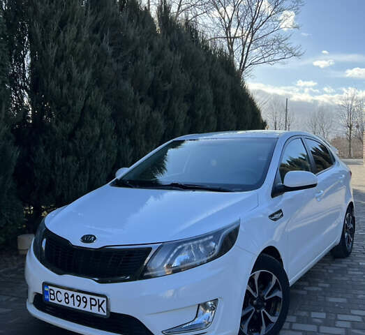 Белый Киа Рио, объемом двигателя 1.4 л и пробегом 144 тыс. км за 6300 $, фото 1 на Automoto.ua