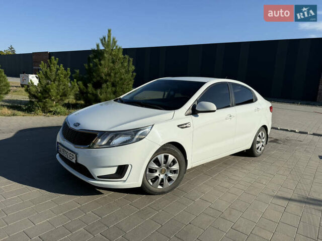 Белый Киа Рио, объемом двигателя 1.4 л и пробегом 118 тыс. км за 7500 $, фото 1 на Automoto.ua