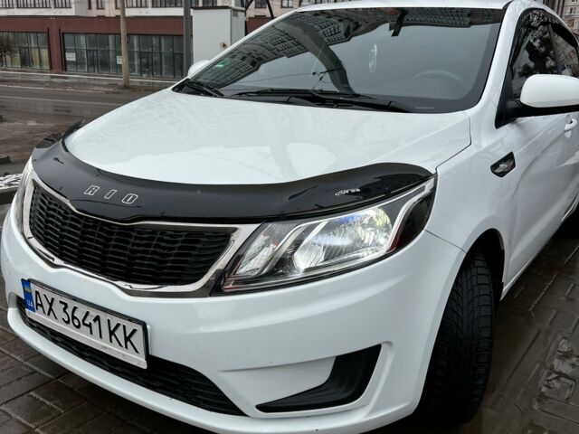Белый Киа Рио, объемом двигателя 1.4 л и пробегом 106 тыс. км за 8500 $, фото 1 на Automoto.ua