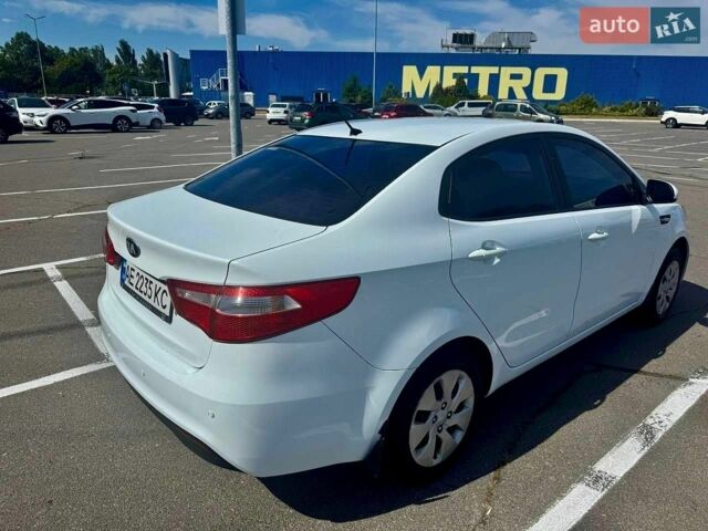 Білий Кіа Ріо, об'ємом двигуна 1.4 л та пробігом 179 тис. км за 7600 $, фото 1 на Automoto.ua