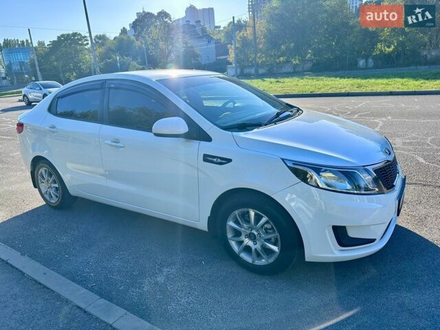 Белый Киа Рио, объемом двигателя 1.4 л и пробегом 86 тыс. км за 9500 $, фото 1 на Automoto.ua