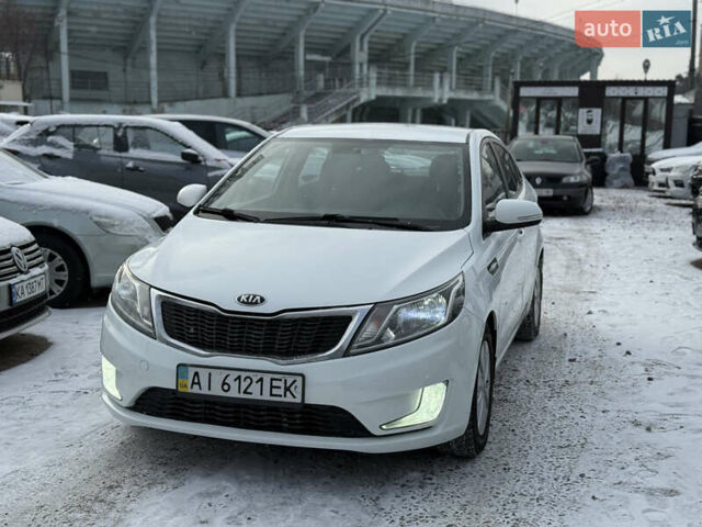 Белый Киа Рио, объемом двигателя 1.6 л и пробегом 148 тыс. км за 7800 $, фото 1 на Automoto.ua