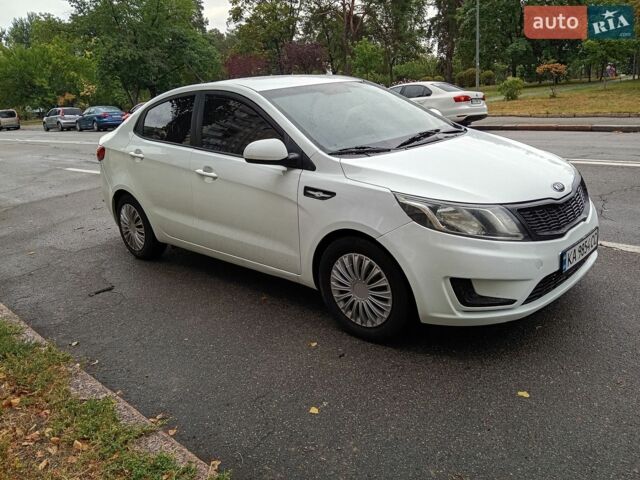 Белый Киа Рио, объемом двигателя 1.4 л и пробегом 250 тыс. км за 7800 $, фото 1 на Automoto.ua