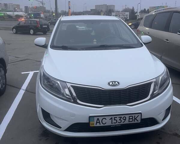 Белый Киа Рио, объемом двигателя 0 л и пробегом 180 тыс. км за 8000 $, фото 1 на Automoto.ua