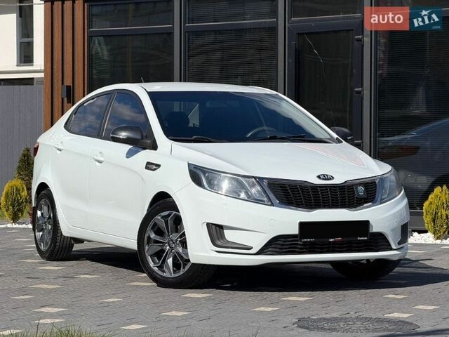 Белый Киа Рио, объемом двигателя 1.4 л и пробегом 274 тыс. км за 6500 $, фото 1 на Automoto.ua