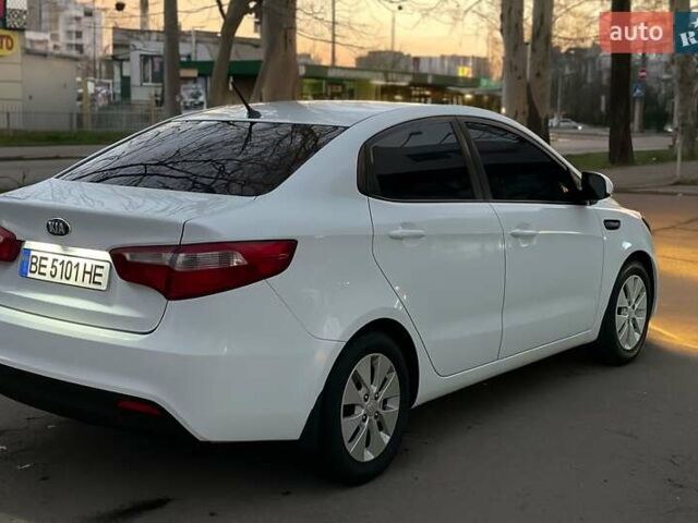 Белый Киа Рио, объемом двигателя 1.6 л и пробегом 135 тыс. км за 9000 $, фото 1 на Automoto.ua