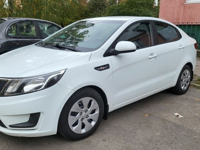 Белый Киа Рио, объемом двигателя 1.4 л и пробегом 153 тыс. км за 8300 $, фото 1 на Automoto.ua
