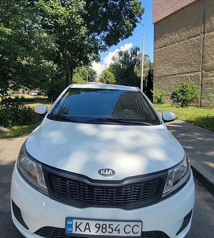 Белый Киа Рио, объемом двигателя 1.4 л и пробегом 237 тыс. км за 6400 $, фото 1 на Automoto.ua