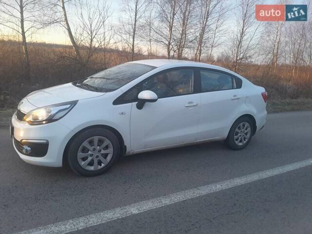 Белый Киа Рио, объемом двигателя 1.4 л и пробегом 159 тыс. км за 9800 $, фото 1 на Automoto.ua
