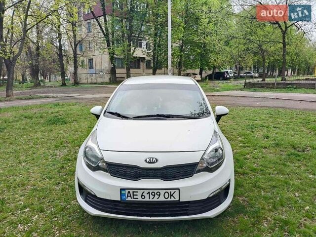 Белый Киа Рио, объемом двигателя 1.59 л и пробегом 133 тыс. км за 8500 $, фото 1 на Automoto.ua