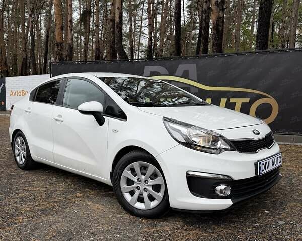Киа Рио 2016 в Киеве на Automoto.ua Белый Киа Рио, объемом двигателя 1.4 л и пробегом 145 тыс. км за 10200 $, фото 1 на Automoto.ua