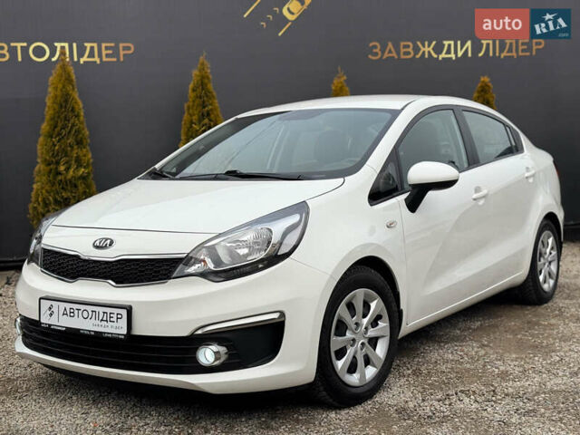 Белый Киа Рио, объемом двигателя 1.4 л и пробегом 40 тыс. км за 11900 $, фото 1 на Automoto.ua