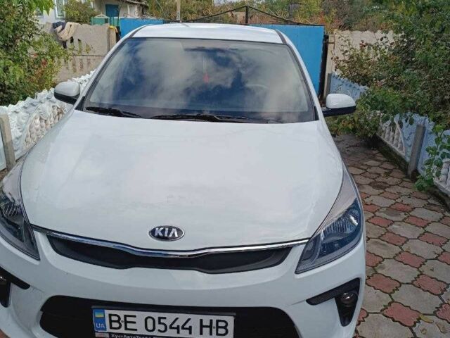 Белый Киа Рио, объемом двигателя 1.4 л и пробегом 21 тыс. км за 10700 $, фото 1 на Automoto.ua