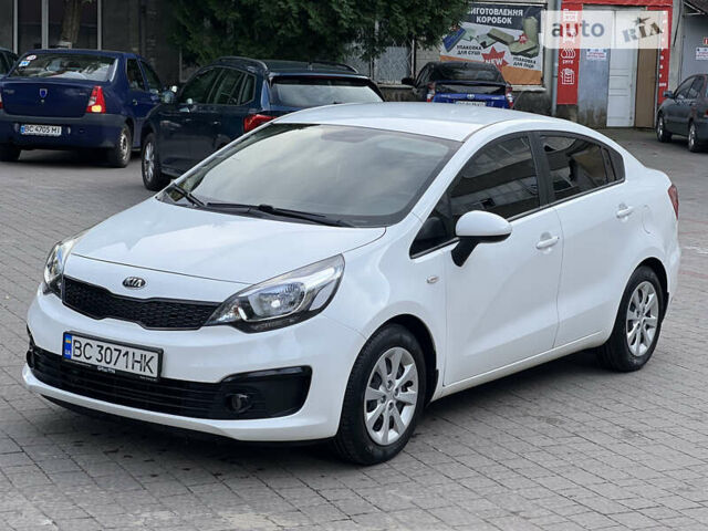 Белый Киа Рио, объемом двигателя 1.4 л и пробегом 88 тыс. км за 14000 $, фото 1 на Automoto.ua