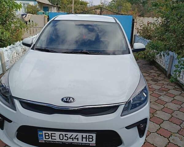 Белый Киа Рио, объемом двигателя 1.4 л и пробегом 21 тыс. км за 10700 $, фото 1 на Automoto.ua