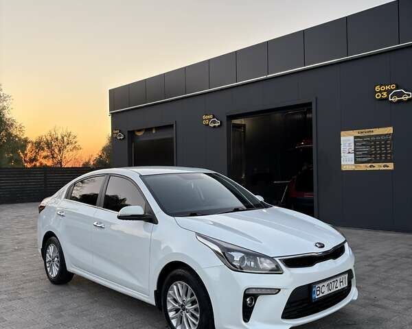 Білий Кіа Ріо, об'ємом двигуна 1.59 л та пробігом 125 тис. км за 13700 $, фото 1 на Automoto.ua