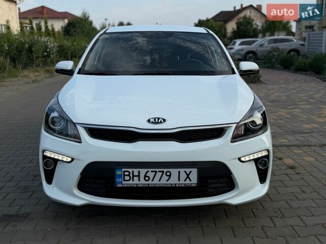 Білий Кіа Ріо, об'ємом двигуна 1.6 л та пробігом 18 тис. км за 14900 $, фото 1 на Automoto.ua