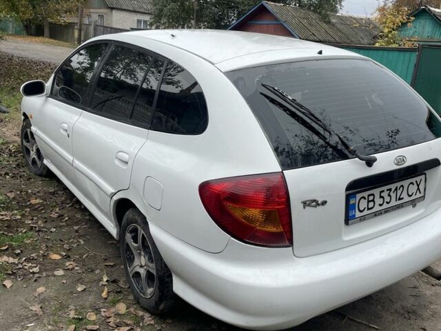Белый Киа Рио, объемом двигателя 1.5 л и пробегом 210 тыс. км за 2302 $, фото 1 на Automoto.ua