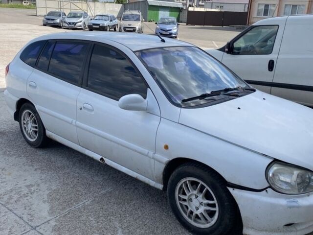 Білий Кіа Ріо, об'ємом двигуна 1.5 л та пробігом 230 тис. км за 1400 $, фото 1 на Automoto.ua