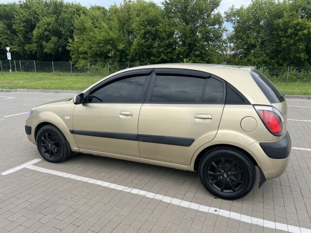 Бежевый Киа Рио, объемом двигателя 1.4 л и пробегом 2 тыс. км за 6100 $, фото 1 на Automoto.ua