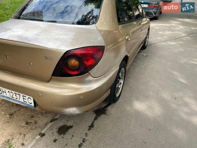 Бежевий Кіа Ріо, об'ємом двигуна 1.3 л та пробігом 200 тис. км за 900 $, фото 1 на Automoto.ua