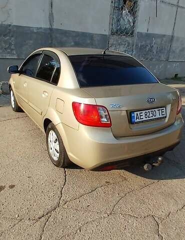 Бежевий Кіа Ріо, об'ємом двигуна 1.5 л та пробігом 160 тис. км за 6000 $, фото 1 на Automoto.ua