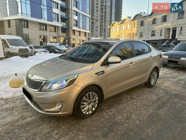 Бежевый Киа Рио, объемом двигателя 1.4 л и пробегом 187 тыс. км за 5600 $, фото 1 на Automoto.ua