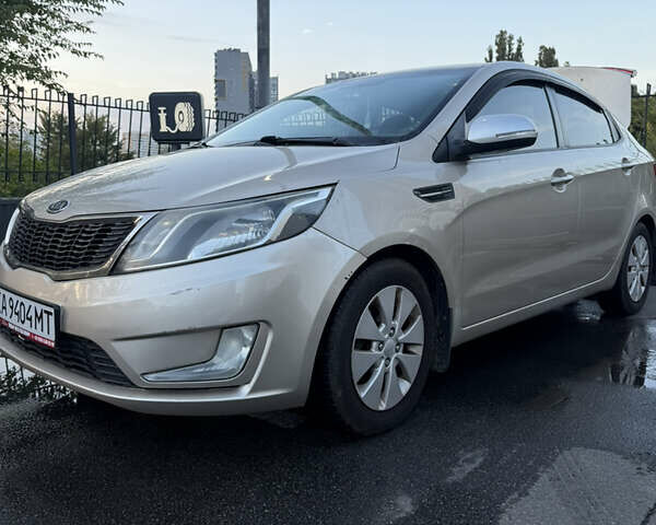 Бежевий Кіа Ріо, об'ємом двигуна 1.6 л та пробігом 192 тис. км за 7800 $, фото 1 на Automoto.ua