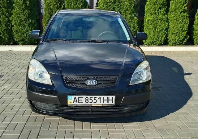 Черный Киа Рио, объемом двигателя 0 л и пробегом 250 тыс. км за 3600 $, фото 1 на Automoto.ua