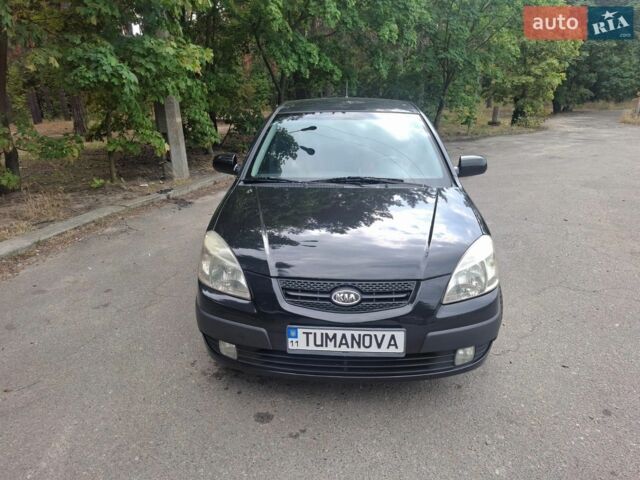 Чорний Кіа Ріо, об'ємом двигуна 1.6 л та пробігом 228 тис. км за 5500 $, фото 1 на Automoto.ua