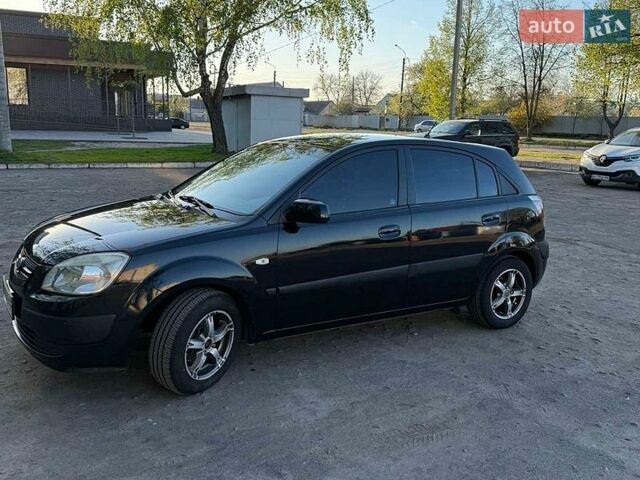 Черный Киа Рио, объемом двигателя 1.34 л и пробегом 271 тыс. км за 3800 $, фото 1 на Automoto.ua