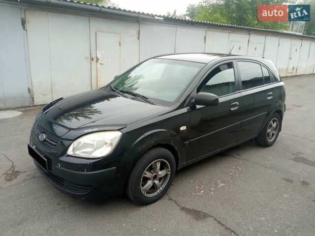 Чорний Кіа Ріо, об'ємом двигуна 1.3 л та пробігом 265 тис. км за 2600 $, фото 1 на Automoto.ua